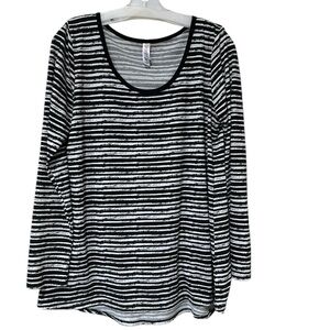 LULAROE large long sleeve striped top